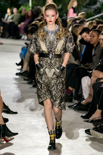 Look 40